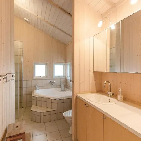 Holiday home 3 Bedroom Beautiful In Slagelse